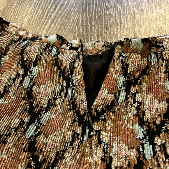 Buffalo David Bitton Lisinda Pleated Mini Skirt Sz Medium Boho Floral Print EUC - Picture 6 of 11